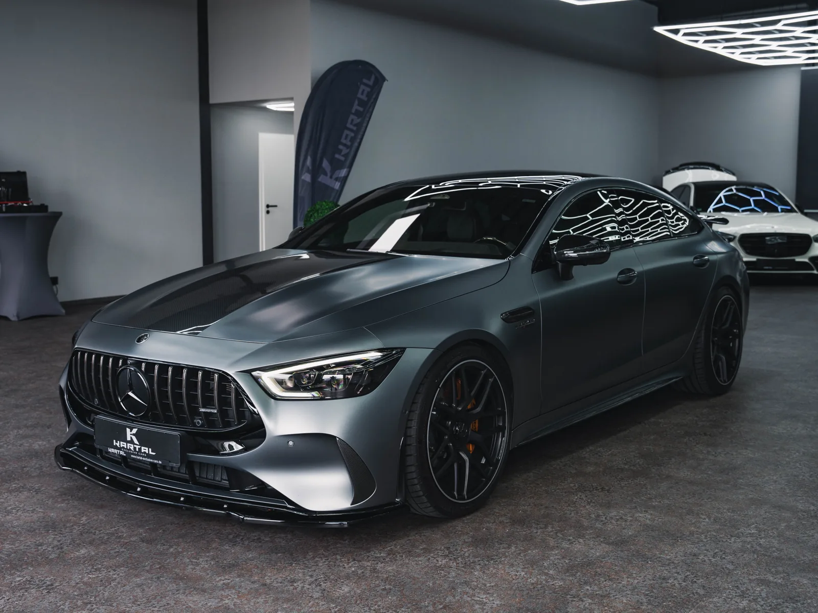 Mercedes-AMG GT 63 im Showroom von Kartal Exclusive Cars